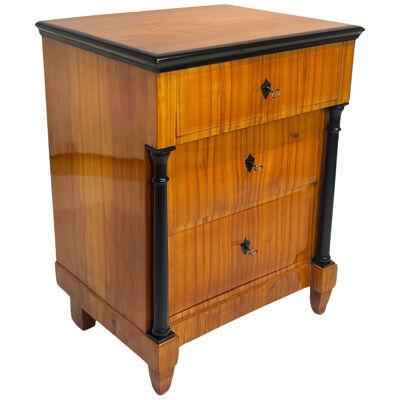 Small Biedermeier Chest of Drawers, Cherry wood, South Germany circa 1830.