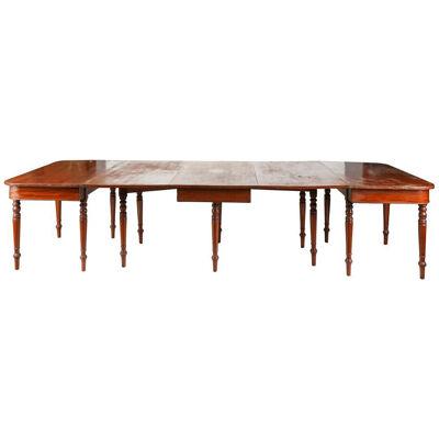 AF1-085: EARLY 19TH C AMERICAN FEDERAL MAHOGANY BANQUET DINING TABLE