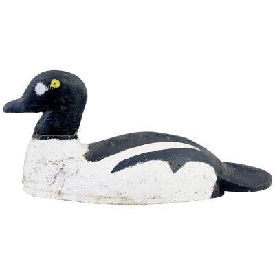 EARLY 20TH CENTURY CARVED HAND PAINTED DECOY