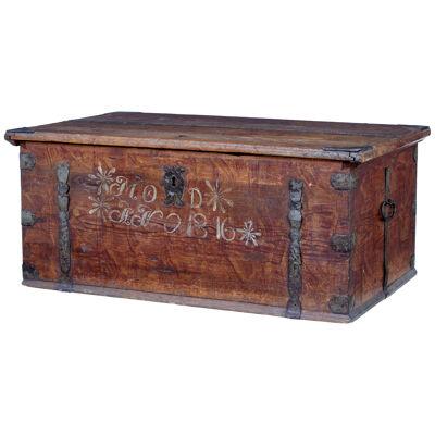 EARLY 19TH CENTURY SWEDISH PAINTED BLANKET BOX