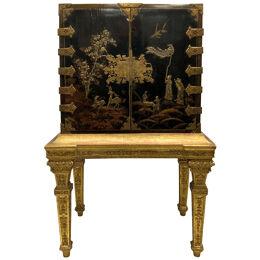 A FINE WILLIAM & MARY CHINOISERIE CABINET ON STAND