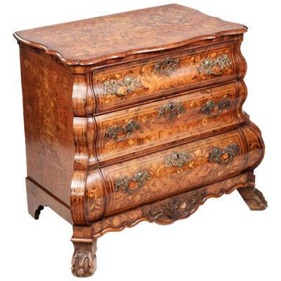Early 19th Century Neat Sized Dutch Walnut Marquetry Bombe Chest