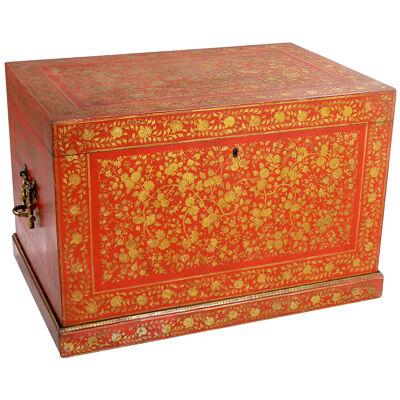 LACQUERED TRUNK