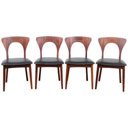 Mid-Century modern scandinavian set of dining chairs in rosewood model "Peter"