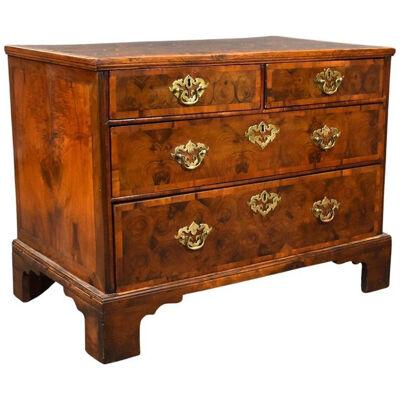 Early 18th Century English Walnut Oyster Veneer Chest Of Drawers