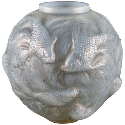 1924 René Lalique - Vase Formose Cased Opalescent Glass With Grey Patina