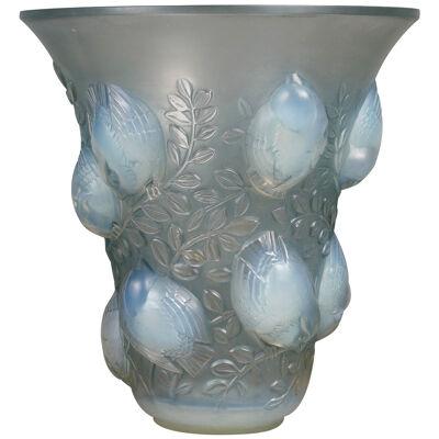 1930 René Lalique -  Vase Saint François Opalescent Glass With Blue Patina