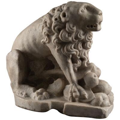 Lion, element of a recumbent figure Marble - France 14th century