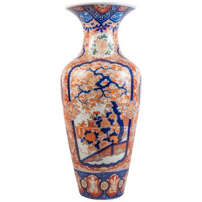 Large Japanese Imari vase, 19th Century.