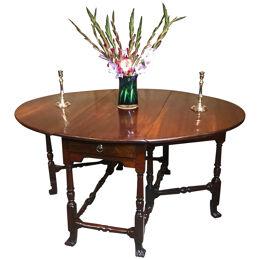Queen Anne Mahogany Gate-legged Table