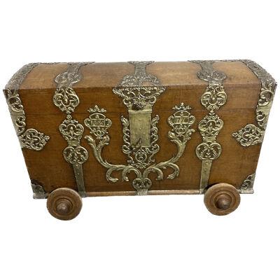 Domed top wedding chest Anno 1770